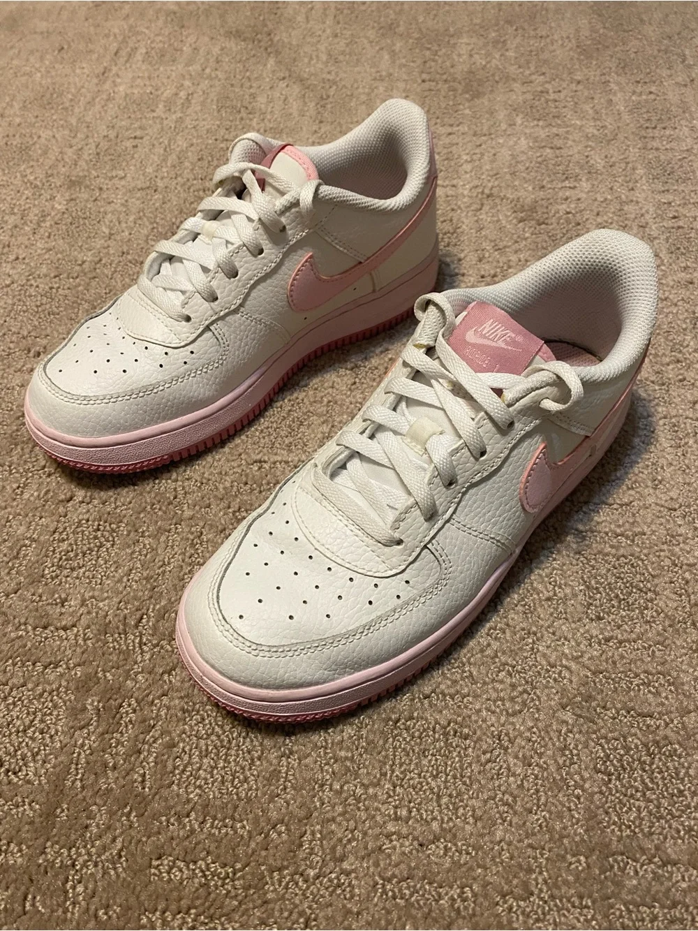 {Nike} Air Force 1 Low White Pink Foam ~ Size 3Y / EUR 35